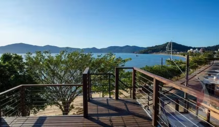 Casa com 6 quartos no bairro Praia De Fora - Palhoça SC