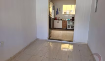 Casa Residencial de 2 dorms no bairro Real Parque