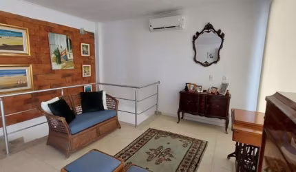 Casa Residencial de 2 dorms no bairro Morro Das Pedras