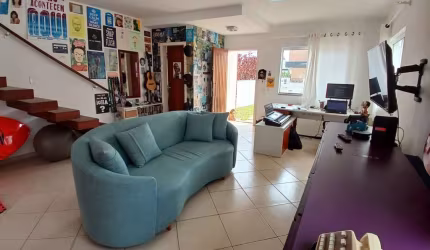 Excelente casa residencial de 2 pisos com 3 quartos