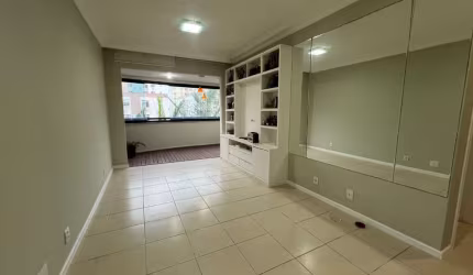 Apartamento com 2 suítes em Coqueiros