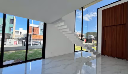 Casa com 3 suítes no Villa Pamplona, Campeche - Floripa