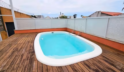 Casa com 3 quartos sendo 2 suítes com 334,56m² no Balneário do Estreito