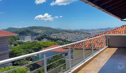 Casa residencial com 3 quartos sendo 2 suítes no Centro de São José