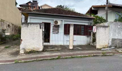 Terreno de 363m² no bairro Agronômica