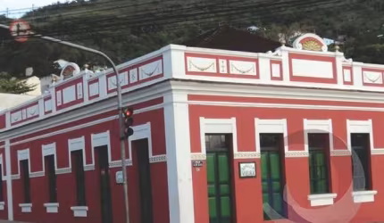 Casa Comercial de 360m² no bairro Saco Dos Limões