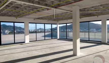 Sala Comercial de 338m² no bairro João Paulo