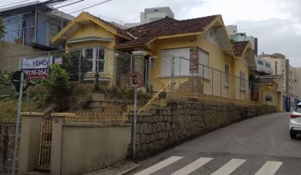 Terreno de 293m² no bairro Centro