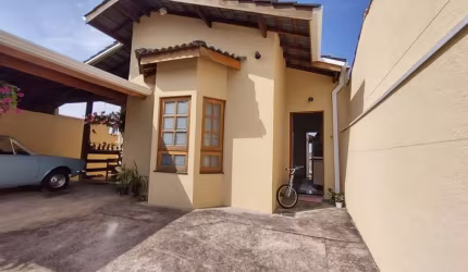 Casa com 4 quartos à venda na Avenida Presidente Vargas, 1722, Jardim das Cerejeiras, Atibaia, 148 m2 por R$ 700.000