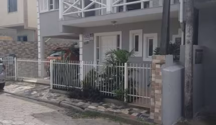 Sobrado à venda no bairro Ingleses - Florianópolis/SC
