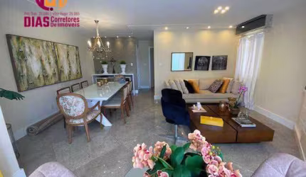 Vendo em Oportunidade e exclusividade linda Casa completamente reformada com 4/4, sendo 01 térreo, 3/4 no pavimento superior, sendo 01 suíte Máster, espaço gourmet  em condomínio fechado com infraestr