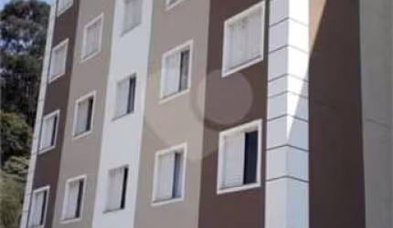 Apartamento em Pq Pinheiros - Taboão da Serra: 52M², R$270k.