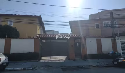 Casa (Sobrado) para Venda, 2 dorm(s), 2 vaga(s), 82 m²