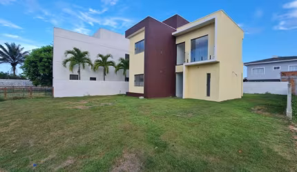 Excelente casa à venda com 4/4 sendo 3 suítes. Cond. Reserva Mundo Verde