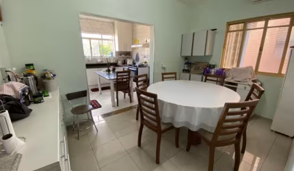 CASA COM 4 QUARTOS, 1 SUÍTE, NO BAIRRO VILA GALVÃO - JUNDIAÍ!
