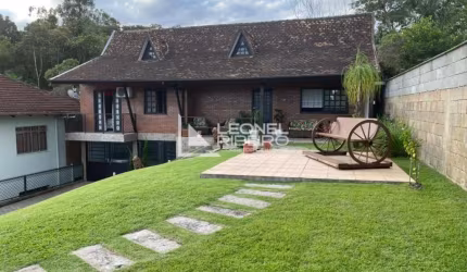 Casa com 3 dormitórios à venda no bairro Centro em Pomerode/SC
