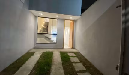 CASA NO PECHINCHA - 110m - 02 QUARTOS (SENDO 01 SUÍTE COM CLOSET)