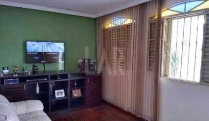 Casa à venda, 4 quartos, 1 suíte, 5 vagas, Paquetá - Belo Horizonte/MG