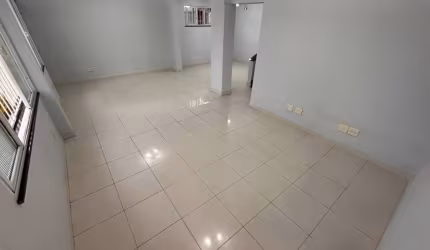 Sobrado Isolado de esquina no Embare 3 dormitórios