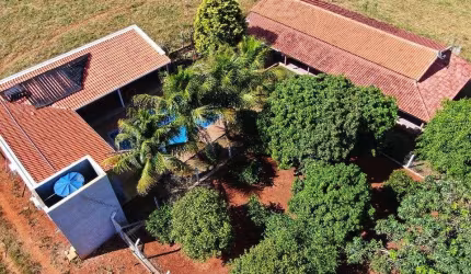 Chácara de Alto Padrão com Piscina, Suítes e Estrutura Completa por R$ 1,7 Mi