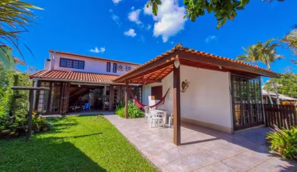 Casa em condomínio fechado com 4 quartos à venda na Viúva Maria Antônia dos Santos, 397, Centro, Garopaba por R$ 1.480.000