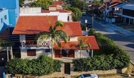 Casa em condomínio fechado com 4 quartos à venda na São Miguel, 151, Centro, Garopaba por R$ 2.250.000