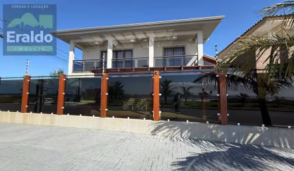 Sobrado em Balneário Saint Etienne - Matinhos, PR