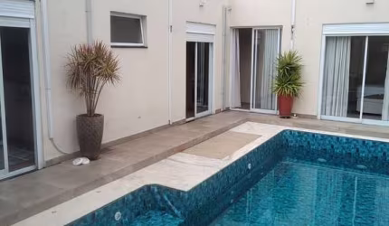 Casa Moderna com Piscina e Suíte