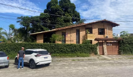 Casa à Venda - 04 dorm. sendo 01 suite - 276m² - Martim de Sá - Caraguatatuba/SP
