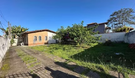 Casa com 2 dorm à venda, 304 m² - Indaiá - Caraguatatuba /SP
