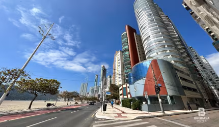 Excelente apartamento de 200m²  frente mar
