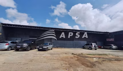 EXCELENTE GALPÃO PARA FINS COMERCIAIS BEM LOCALIZADO NO BARRO DURO, 3 SALAS SENDO 1 COM BANHEIRO, CO