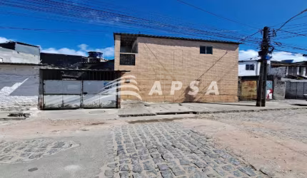 EXCELENTE CASA DE 42 METROS, LOCALIZADO EM AFOGADOS, BEM VENTILADA, PARA SEU CONFORTO. A  CASA  FICA