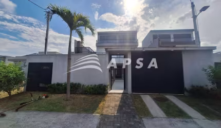 CASA CINEMATOGRÁFICA NO RECREIO DOS BANDEIRANTES. EXCELENTE CASA NO CONDOMÍNIO SAGRADA FAMÍLIA NO RE