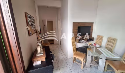 NO CORAÇÃO DO LEME, A POUCOS PASSOS DA PRAIA, ENCONTRA-SE UM APARTAMENTO DOS SONHOS, NA GUSTAVO SAMP