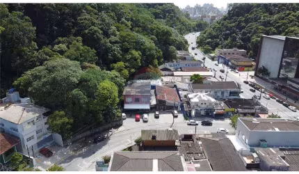 IMÓVEL COMERCIAL NO GUARUJA.