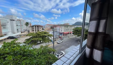 Apartamento Duplex reformado, lindo 4 Dormitórios (1 suíte) Sala Ampla Cozinha Americana 2 Elevadores 2 Garagens demarcadas Lazer Tombo, Guarujá/SP