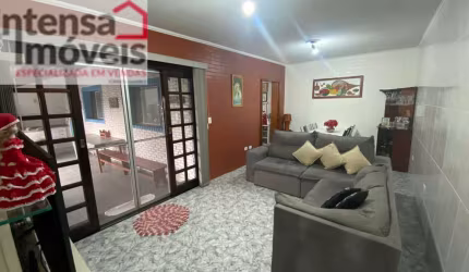 Casa à venda no bairro Chácara São Silvestre - Taubaté/SP