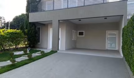Sobrado à venda no bairro Parque São Luís - Taubaté/SP