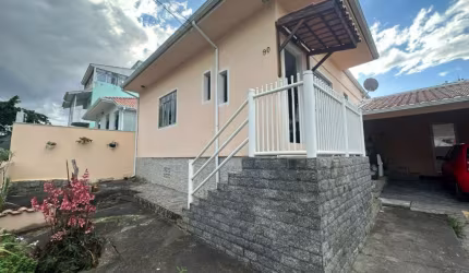 Casa com 2 quartos à venda na Rua Daniela, 90, Bela Vista, São José por R$ 560.000