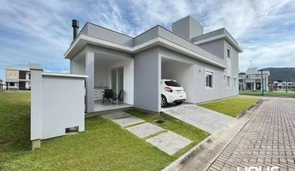 Casa em condomínio fechado com 3 quartos à venda na Avenida Wilson Castelo Branco, 37, Deltaville, Biguaçu por R$ 875.000