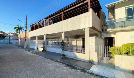 Casa com 7 quartos à venda na Rua Francisco Luiz de Almeida, 144, Roçado, São José por R$ 1.400.000