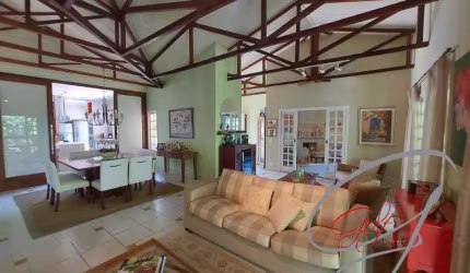 Casa terrea a venda em condominio fechado em Cotia.