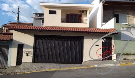 Casa sobrado no Jardim Adalgisa, condomínio