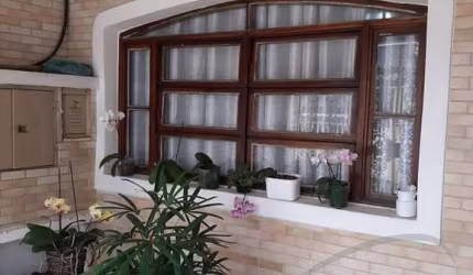 Imperdível casa à venda em Osasco-SP, bairro Bonfim: 3 quartos, 1 suíte, 2 salas, 3 banheiros, 1 vaga de garagem, 165,00m² de área.