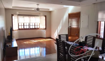 Imperdível oportunidade! Casa à venda em Osasco-SP, Vila Yara: 4 quartos, 3 suítes, 2 salas, 5 banheiros, 3 vagas, 180m².