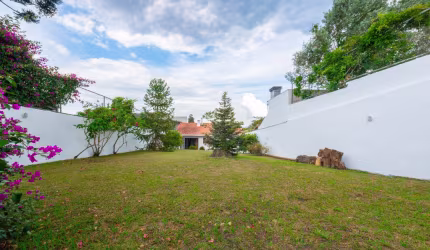 Imóvel para venda possui 422 metros quadrados com 4 quartos em Jardim Social - Curitiba - PR