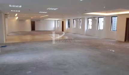 Conjunto comercial, 308m², vão livre, 6 banheiros, 4 vagas, para venda, Cidade Monções.