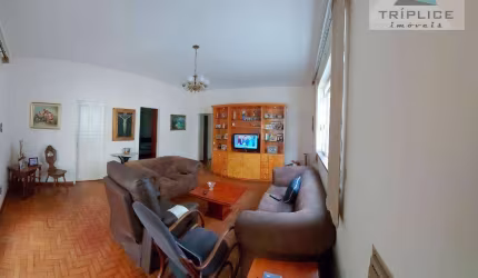 Casa ampla no centro de Juiz de Fora. Oportunidade para empresas com necessidade de boa localização.