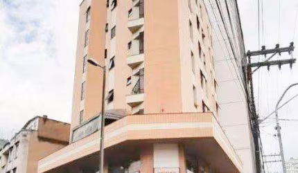 Cobertura duplex 1 quarto, reversível para 2 quartos, 2 salas, 2 banheiros, terraço, 2 vagas e elevador. Localização no centro da cidade.